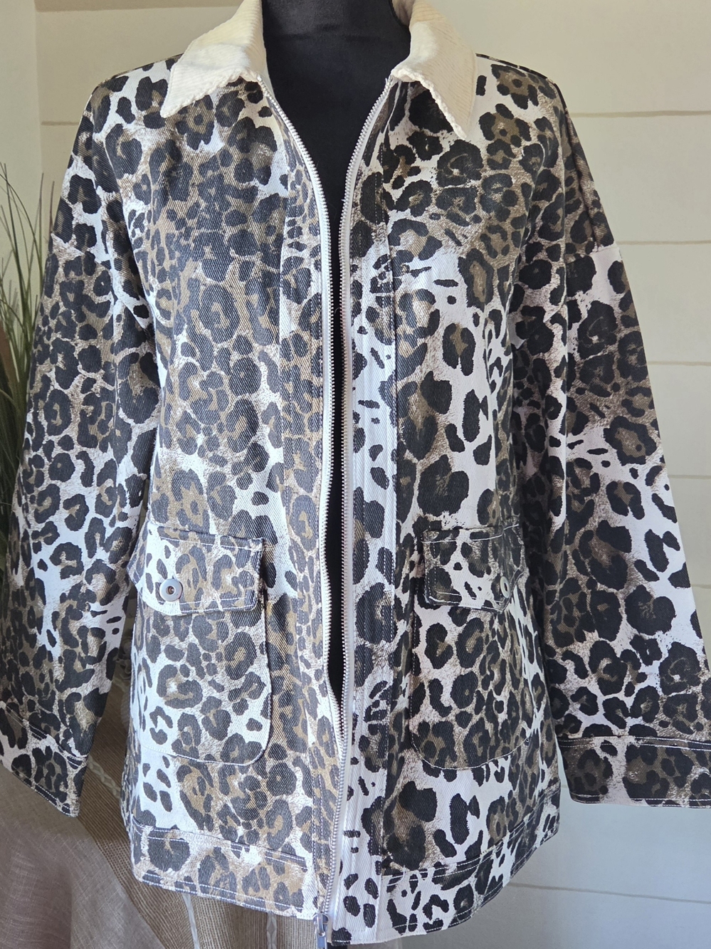 NWT Very J Newin Leopard Animal Print Utility Jacket Zip Corduroy Collar Small